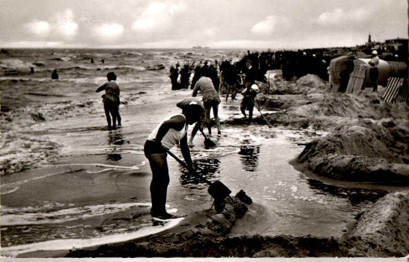 cuxhaven döse, hochwasser überschw. die strandburgen