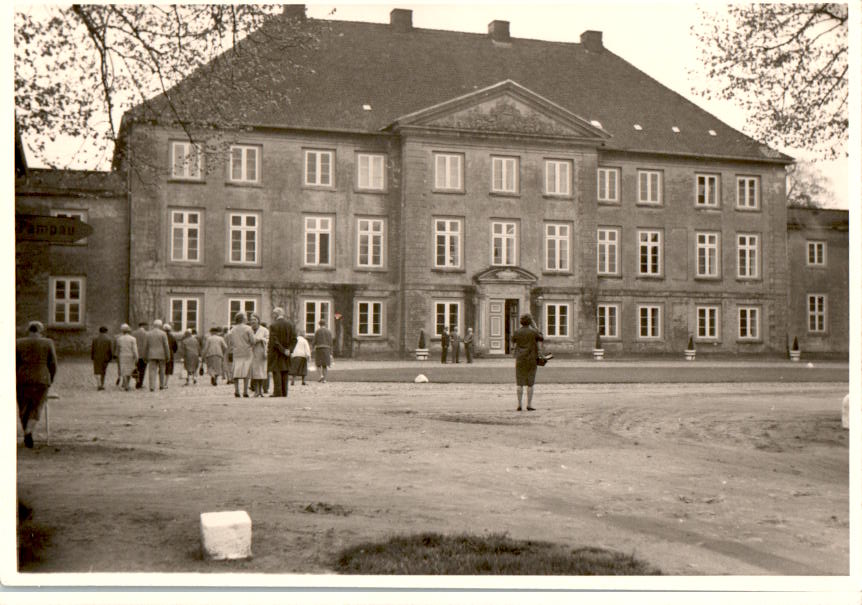 herrenhaus wotersen, besitzer graf v. bernstorff, aufn. hildegard geißler