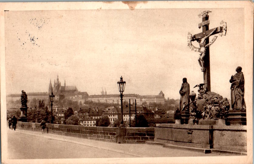 prag, das kreuz auf der karlsbrücke