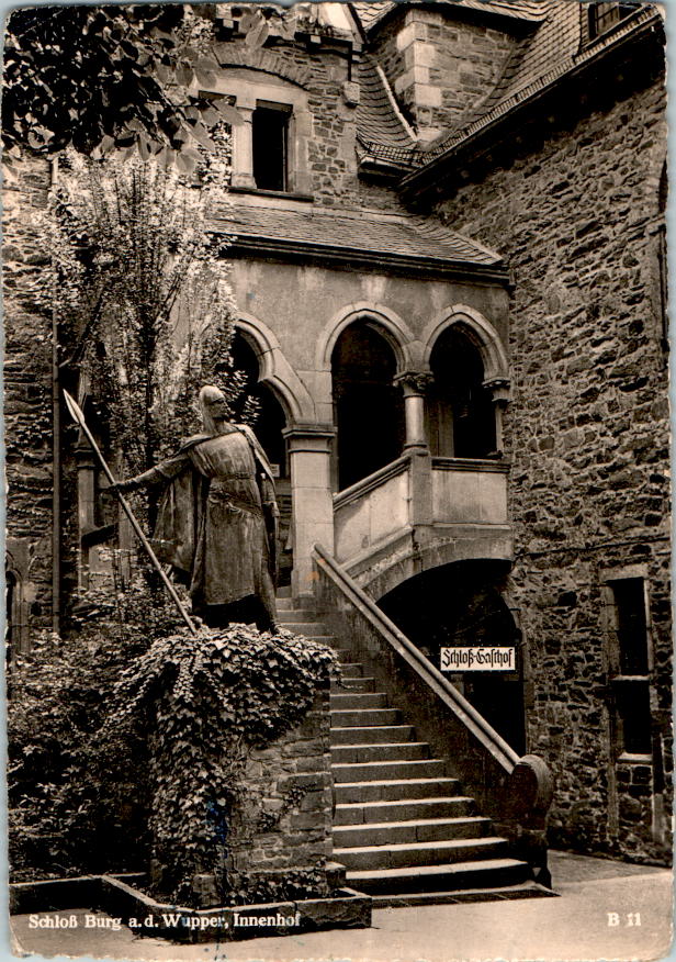 schloß burg an der wupper, innenhof