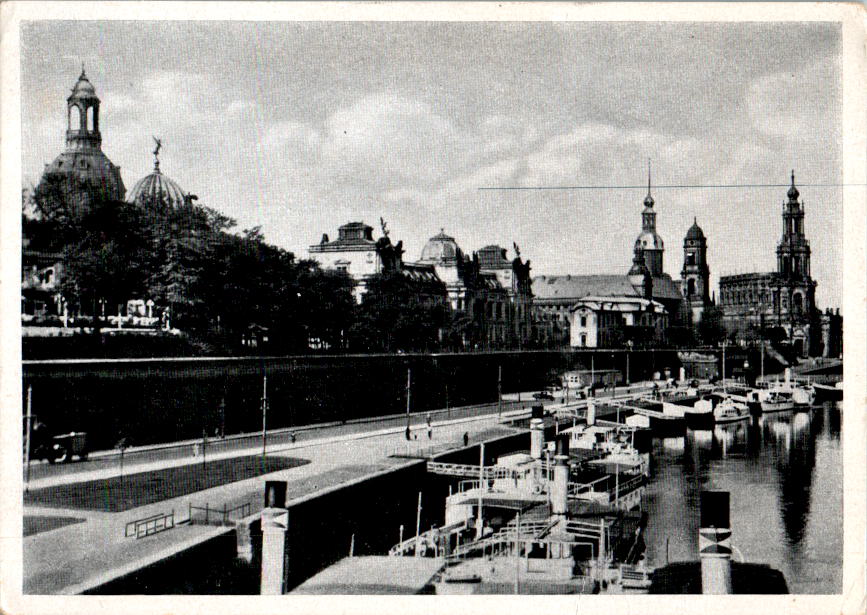 dresden, dampfschifflandeplatz mit brühlscher terrasse