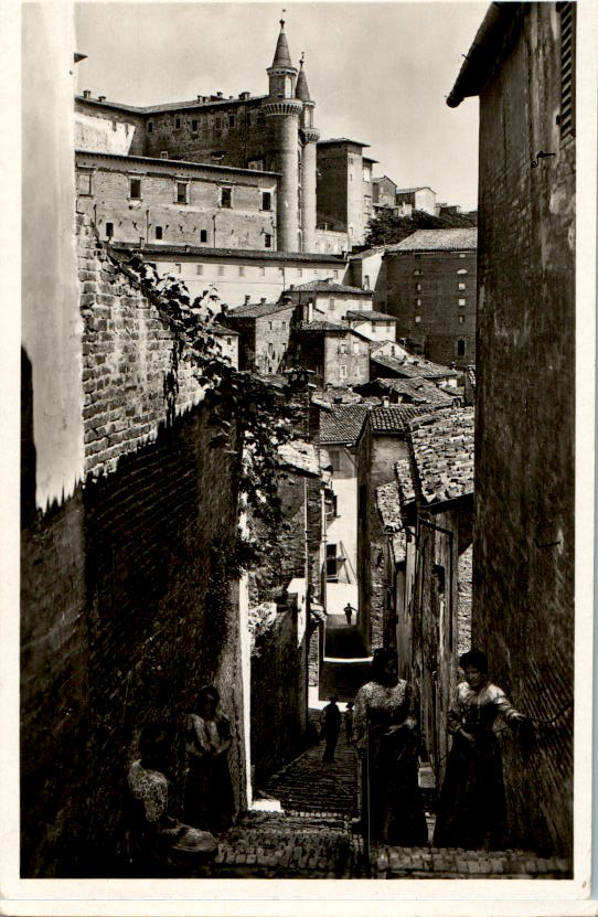 urbino, le scalette di s. giovanni