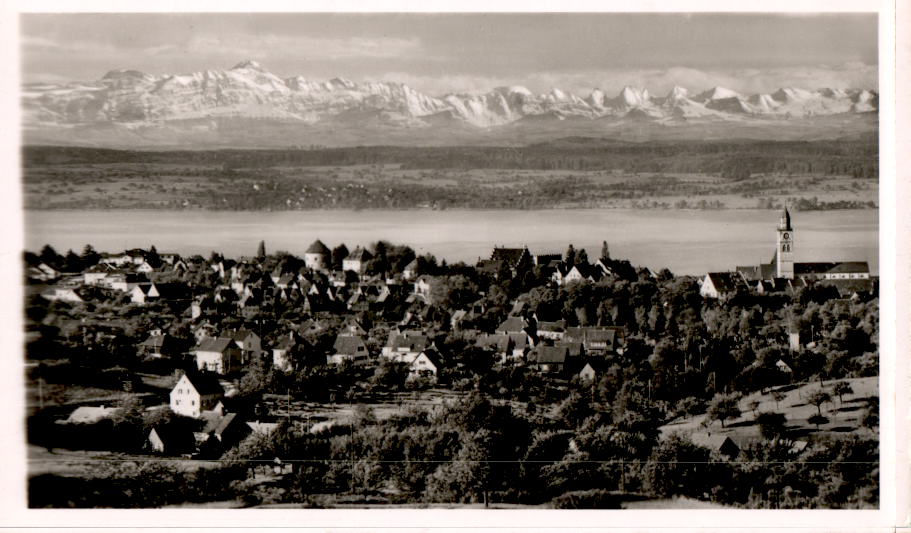 überlingen am bodensee mit schweizer alpen