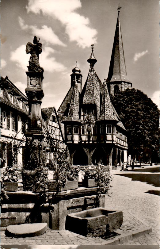 michelstadt, marktplatz mit rathaus