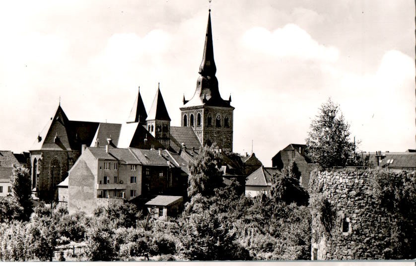 ratingen, partie am dicken turm mit kath. kirche