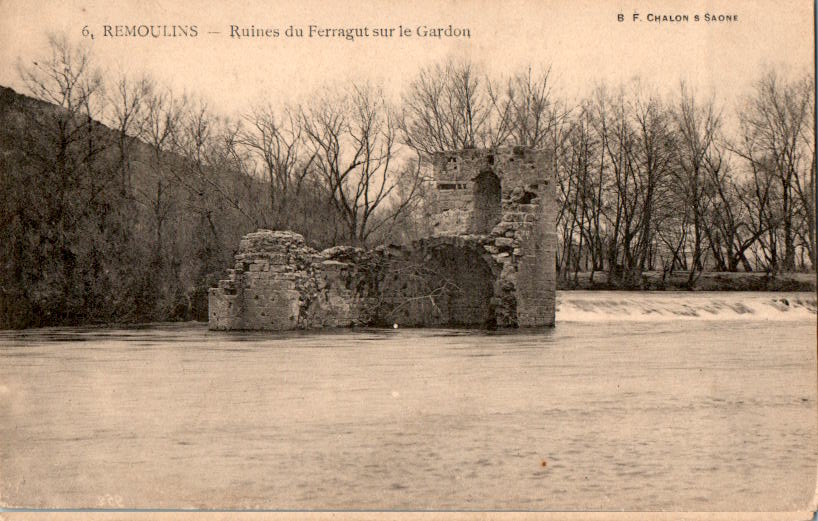 remoulins, ruines du ferragut sur le gardon