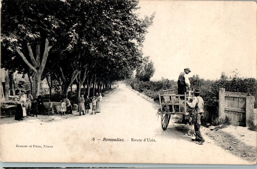 remoulins, route d'uzès