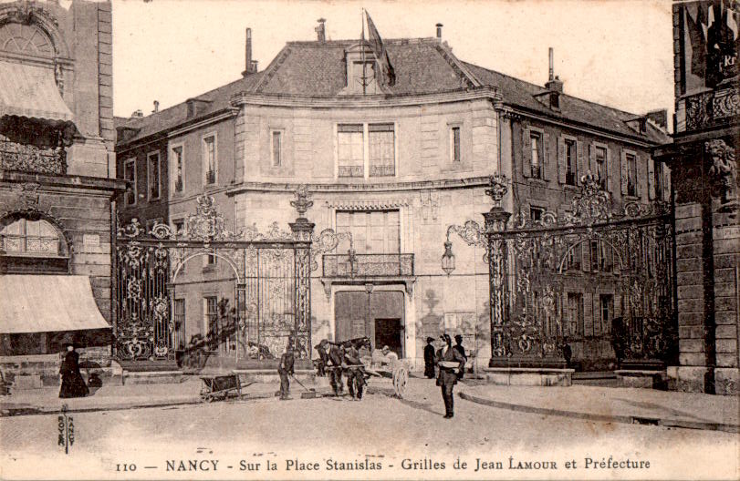 nancy, sur la place stanislas