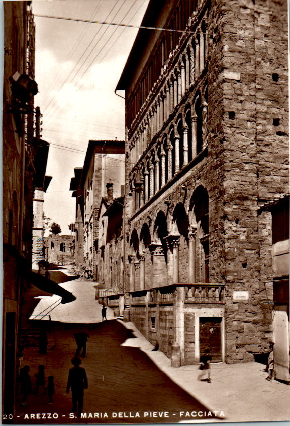 arezzo, s. maria della pieve - facciatta