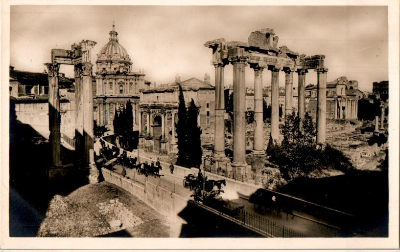 roma, parte del foro romano con nuovi scavi