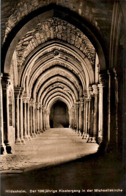 hildesheim, der 1000jährige klostergang in der michaeliskirche