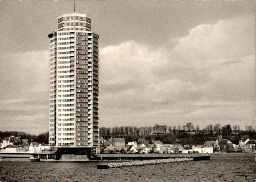 schleswig an der schlei mit wikingturm