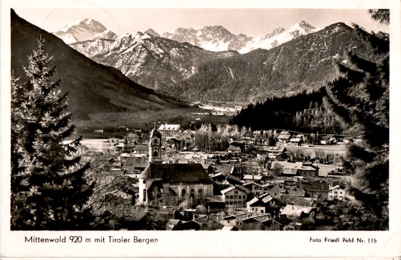 mittenwald mit tiroler bergen