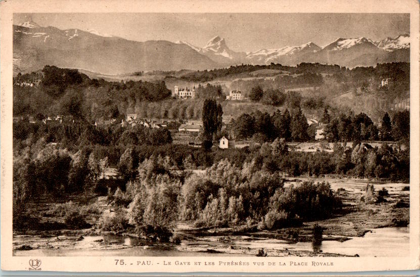 pau, le gave et les pyrenees vus de la place royale