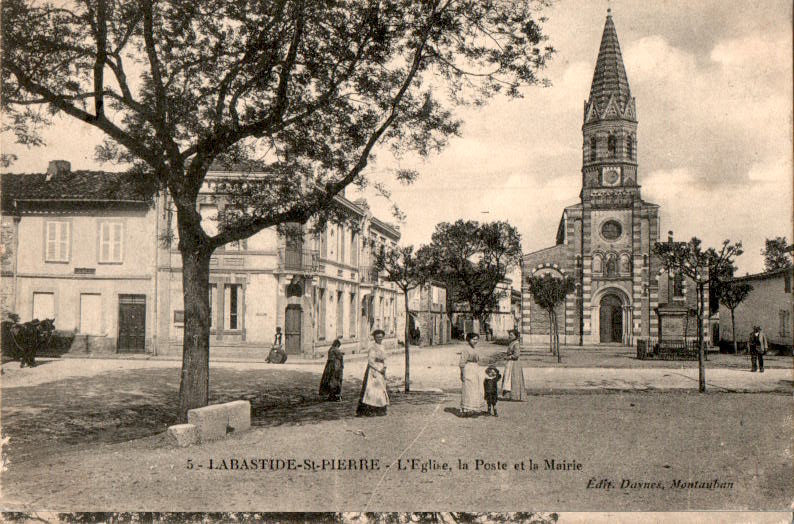 labastide st pierre, l'eglise, la poste et la mairie