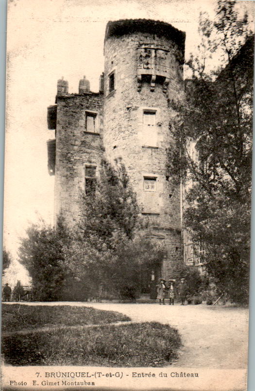 bruniquel, entree du chateau