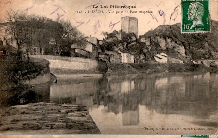 luzech - vue prise du pont suspendu