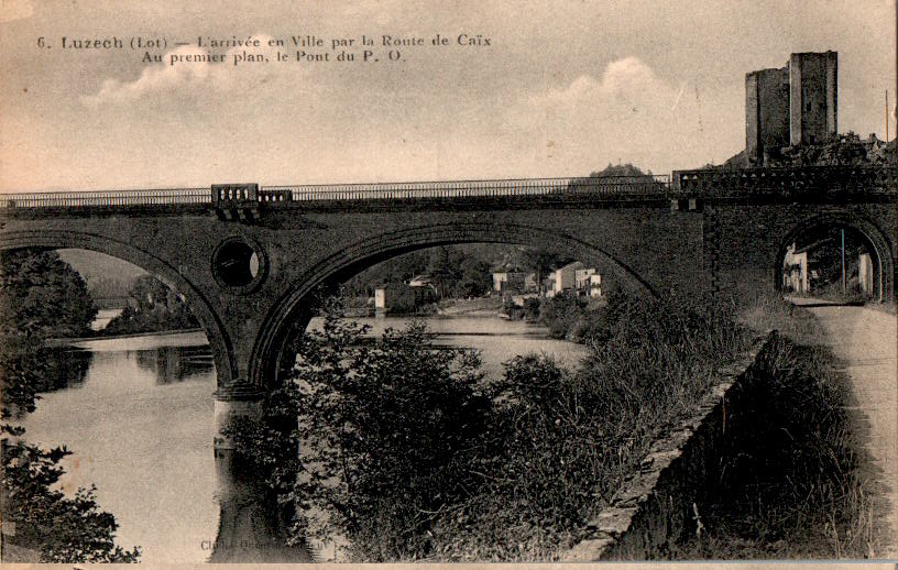 luzech (lot), l'arrivee en ville par la route de caix