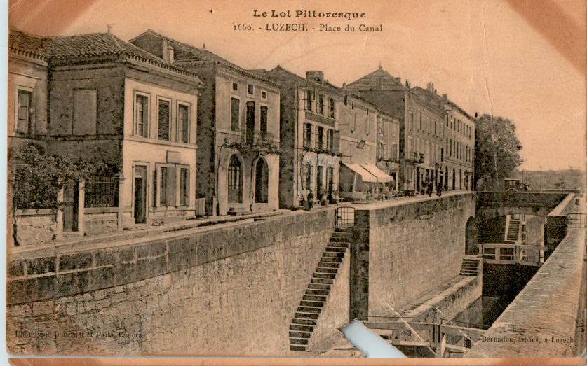 luzech - place du canal