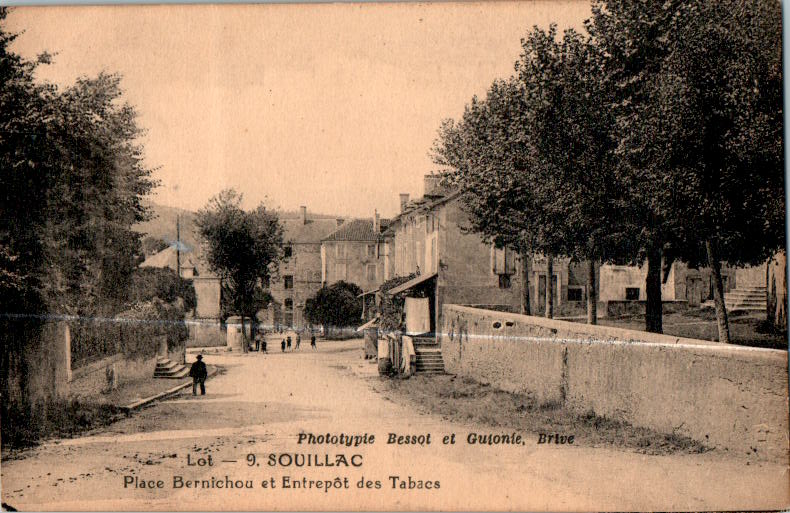 souillac, place bernichou et entrepot de tabacs