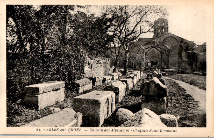 arles-sur-rhone, un coin des alyscamps