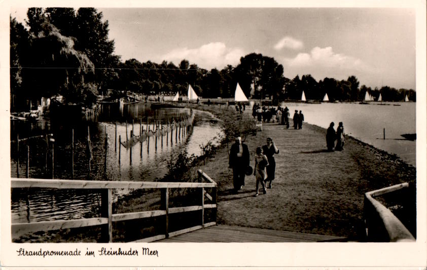 strandpromenade im steinhuder meer