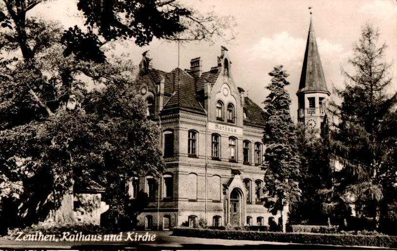 zeuthen, rathaus und kirche