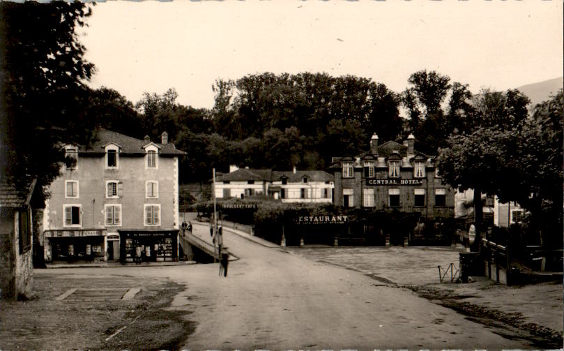 st jean pied de port, place du marche