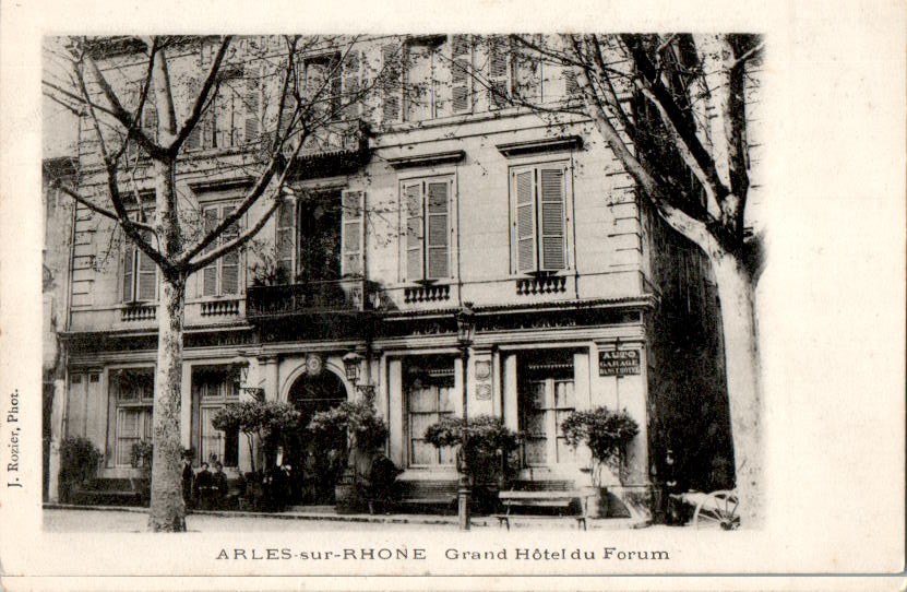 arles-sur-rhone, grand hotel du forum