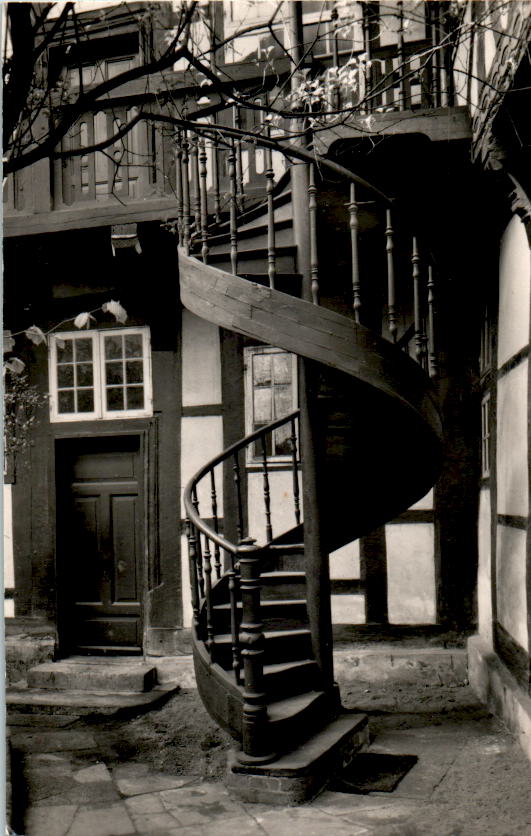 braunschweig, turnierstrasse 6, wendeltreppe im hof