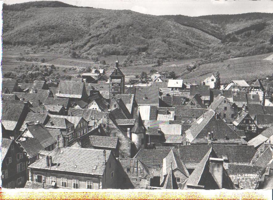 riquewihr, le dolder emergeant des toits