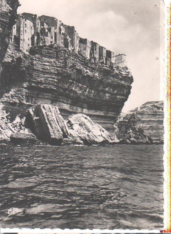 bonifacio, maisons sur la falaise