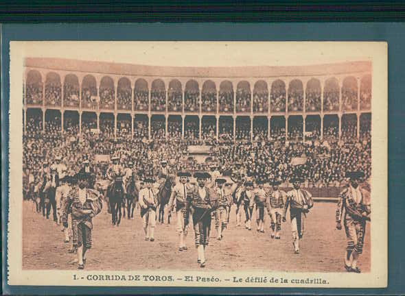 corrida de toros, el paseo, le defile de la cuadrilla