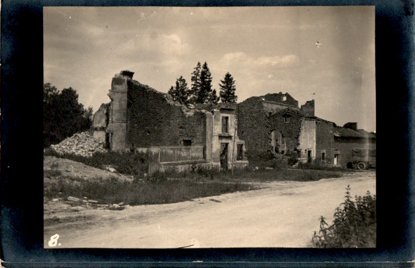 kriegszerstörung schloßhof im weltkrieg, altes foto