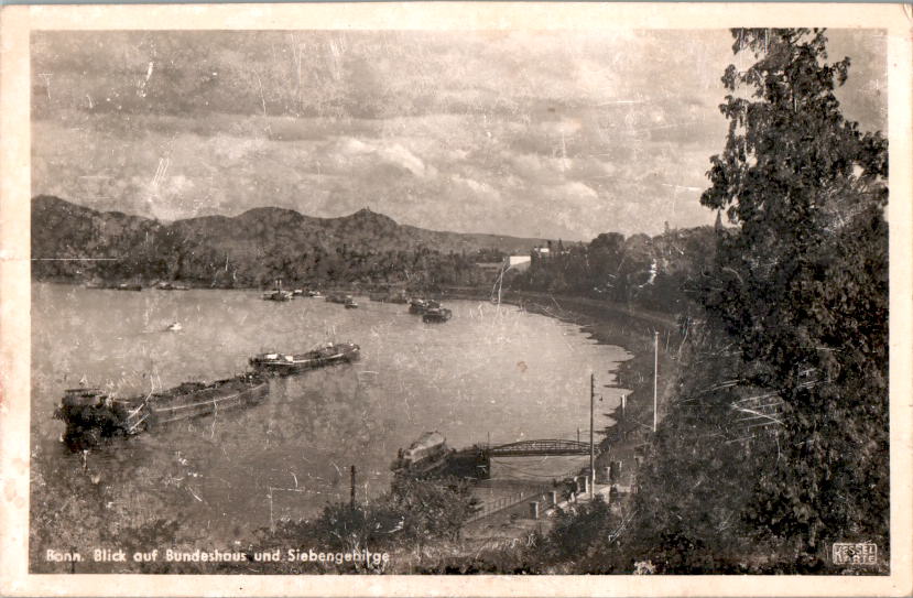 bonn, blick auf bundeshaus und siebengebirge