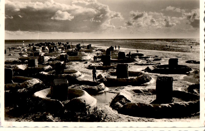 amrum, burgen am badestrand nach dem sturm