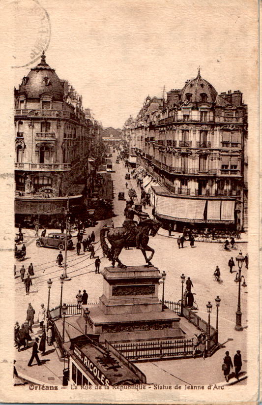 orléans, la rue de la république, statue de jeanne d'arc